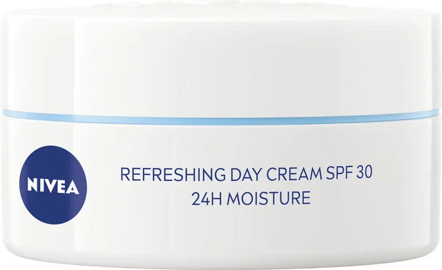 Nivea Crema Giorno Idratante SPF 30 Essential (Rinfrescante) 50 ml